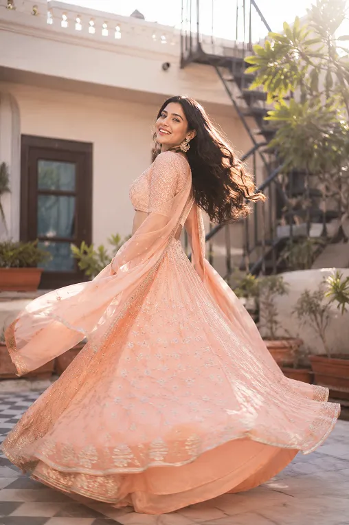 georgette lehenga fabric movement compared to heavier silk drape