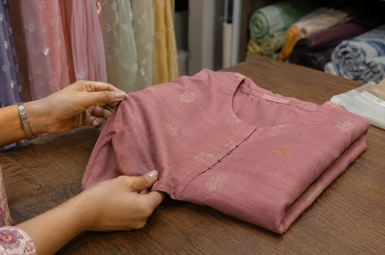 checking kurti seam construction before buying for inverted triangle shape
