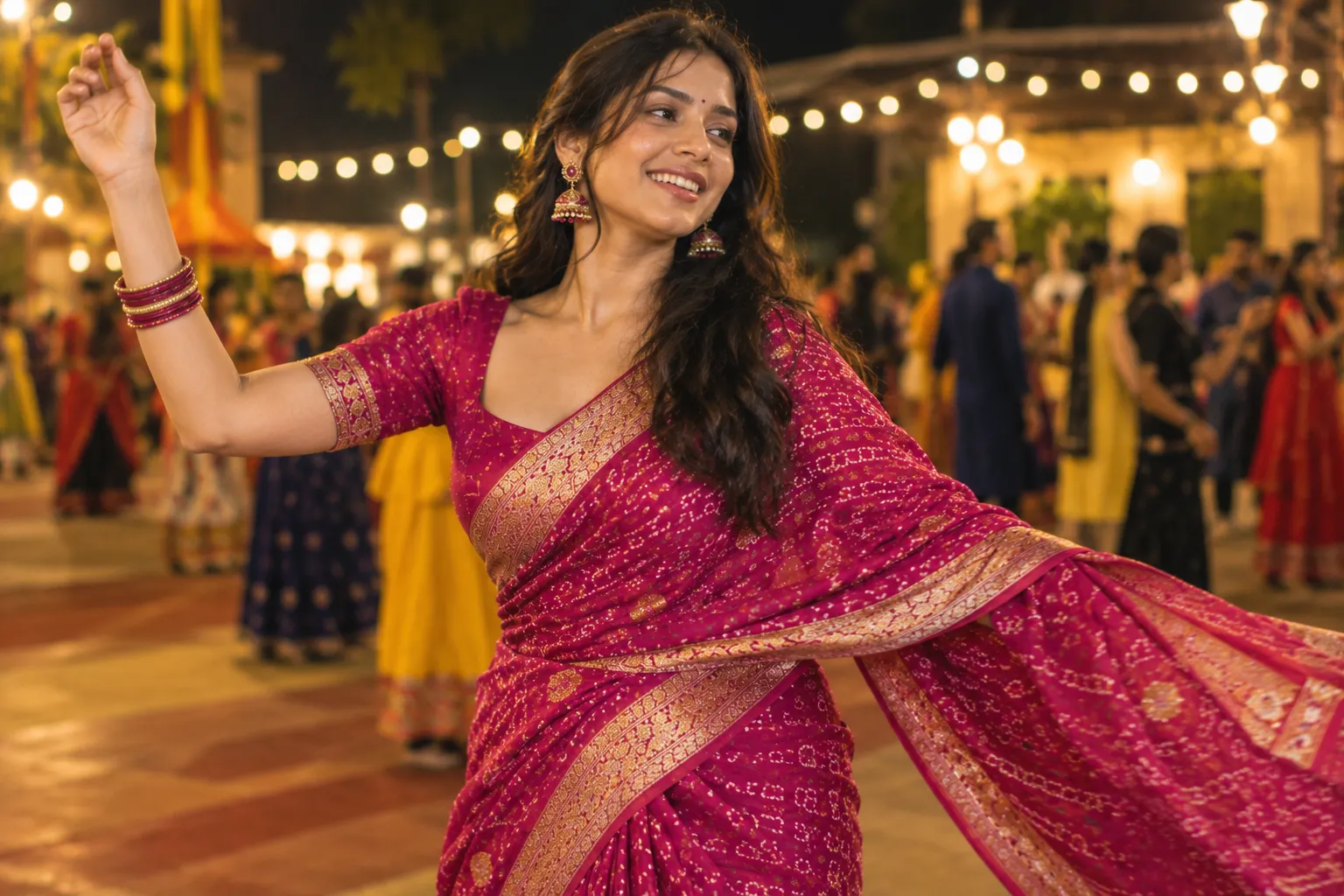 Woman dancing at Navratri garba wearing a saree suited for hourglass figure